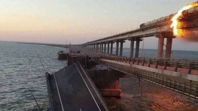 Кримський міст підірвуть у чотирьох місцях: експерт назвав спосіб звільнення півострова
